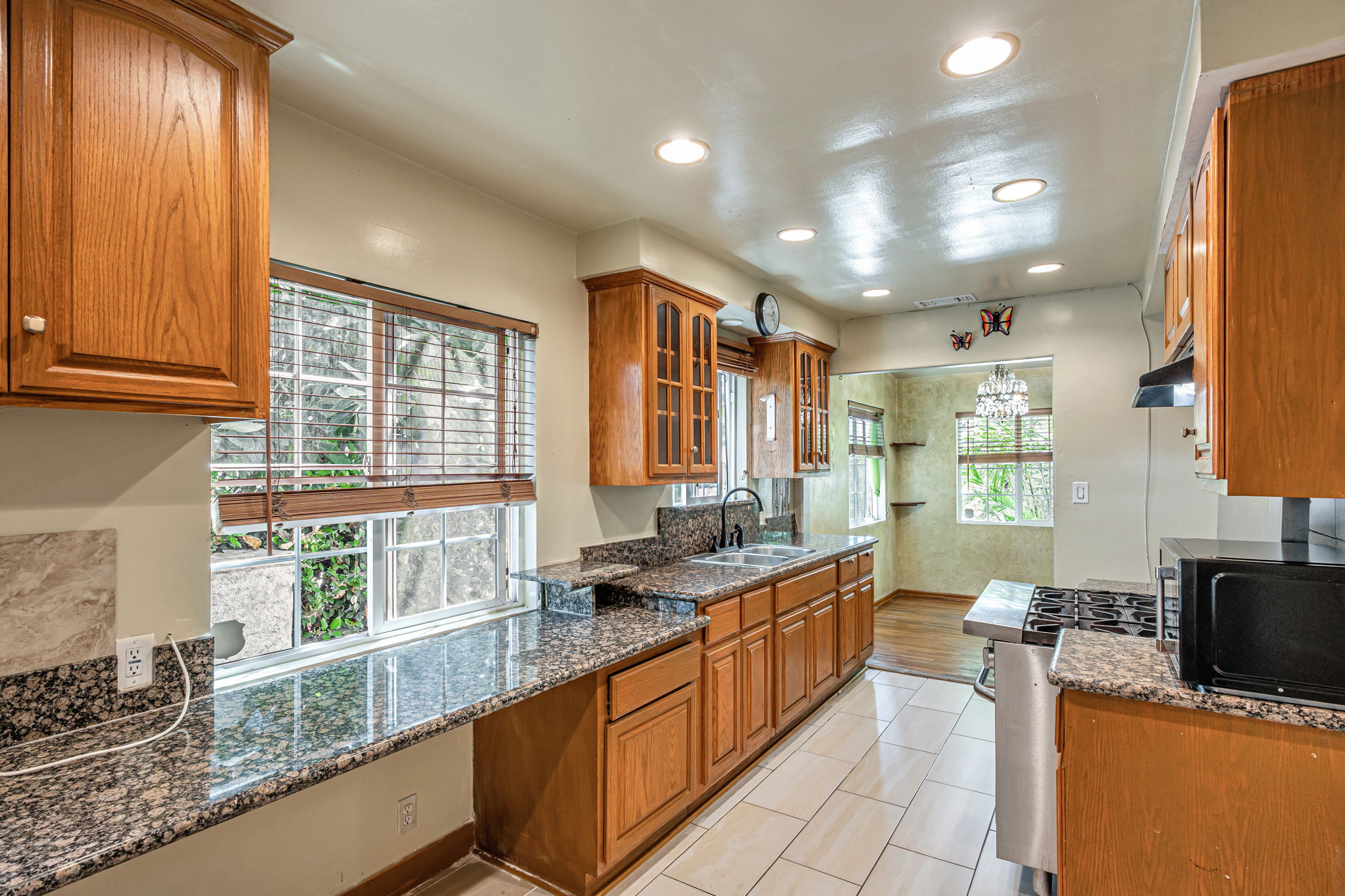 013_7134 Stansbury Ave 