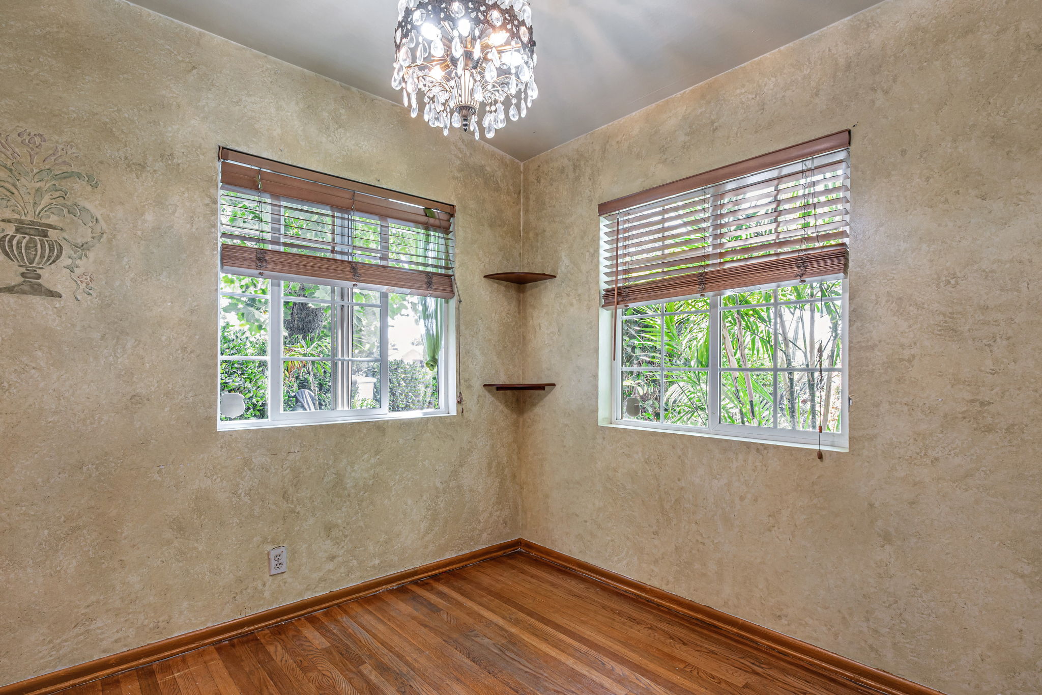 015_7134 Stansbury Ave 