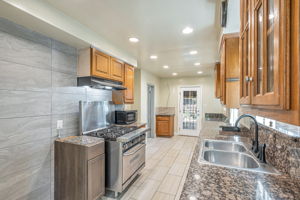 011_7134 Stansbury Ave 
