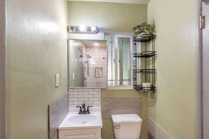 027_7134 Stansbury Ave 