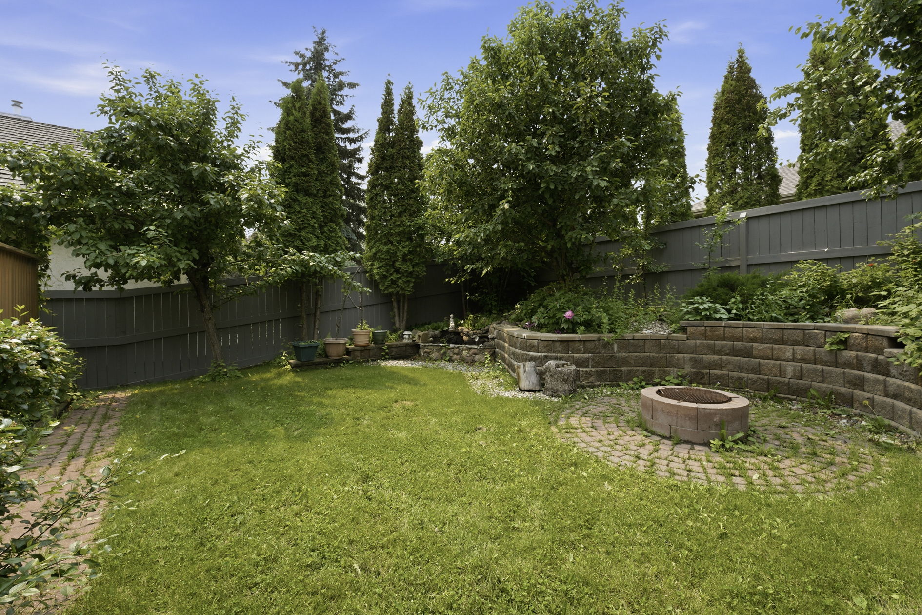  Photo 46