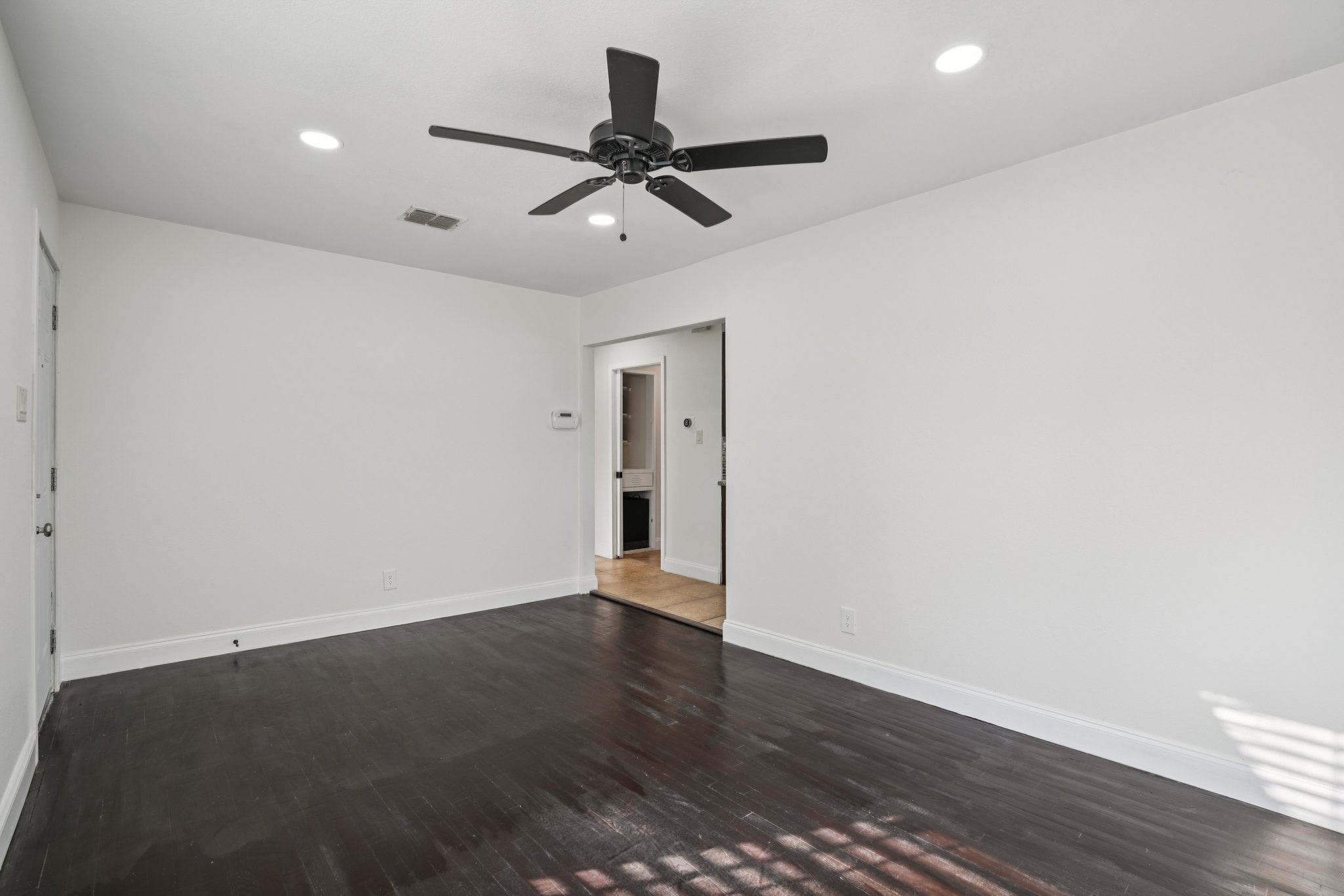 S Milam St-S0103-006.jpg