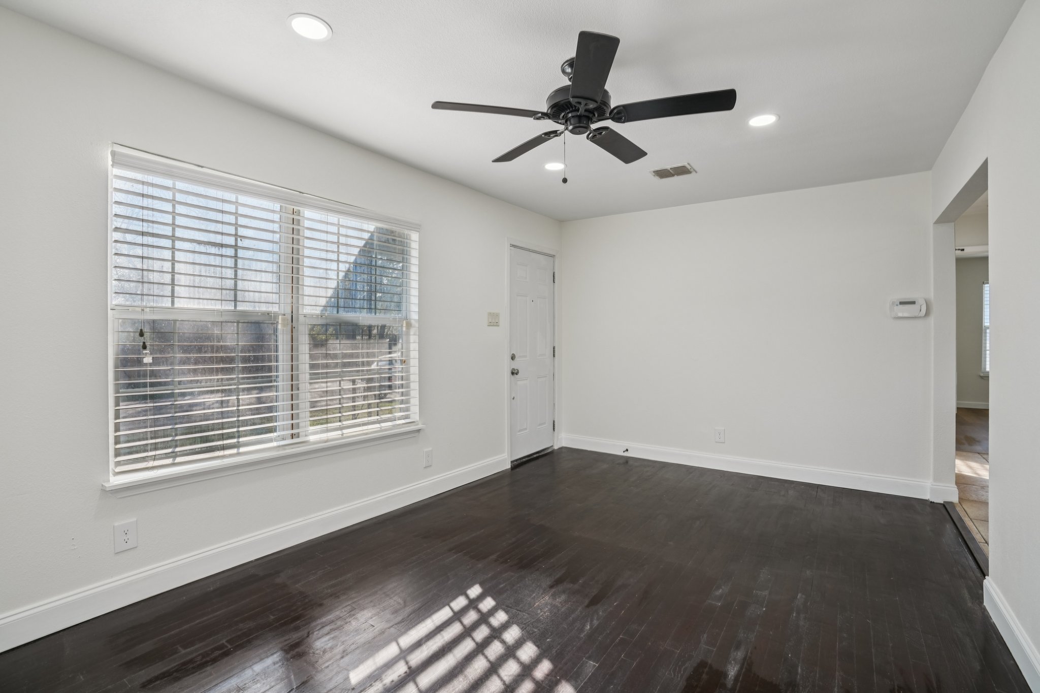 S Milam St-S0103-007.jpg