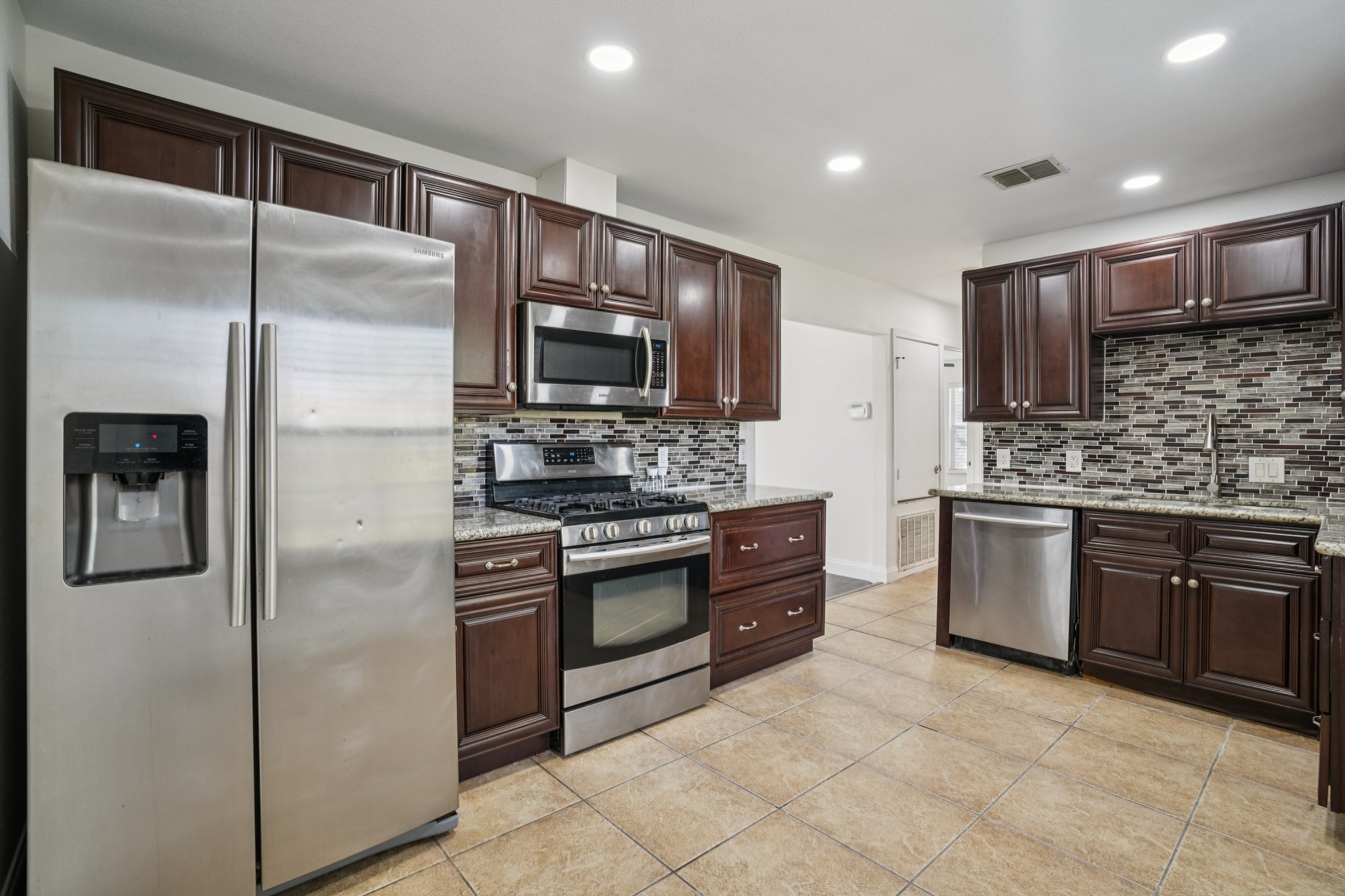 S Milam St-S0103-010.jpg