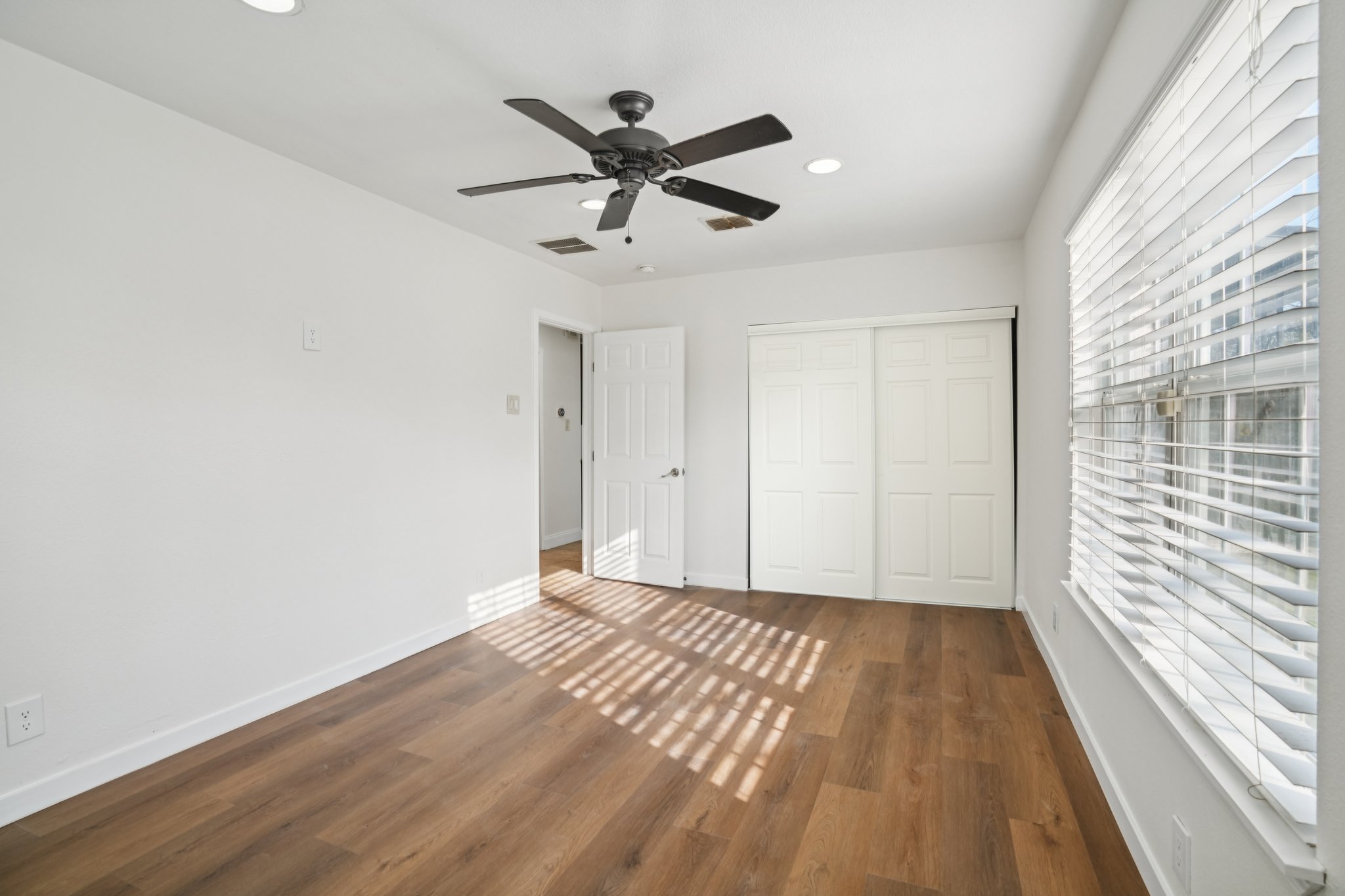 S Milam St-S0103-019.jpg