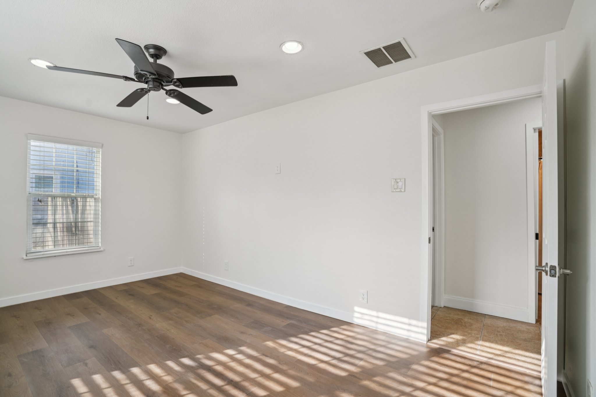 S Milam St-S0103-023.jpg