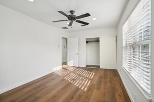 S Milam St-S0103-020.jpg