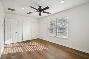 S Milam St-S0103-022.jpg