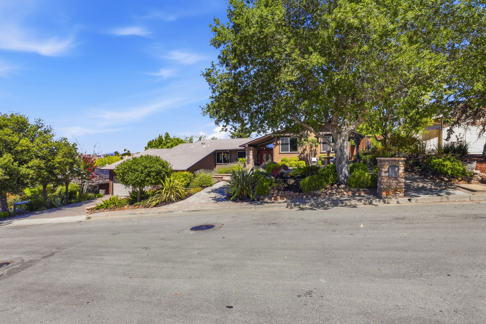 003_F8_7142 Echo Ridge_