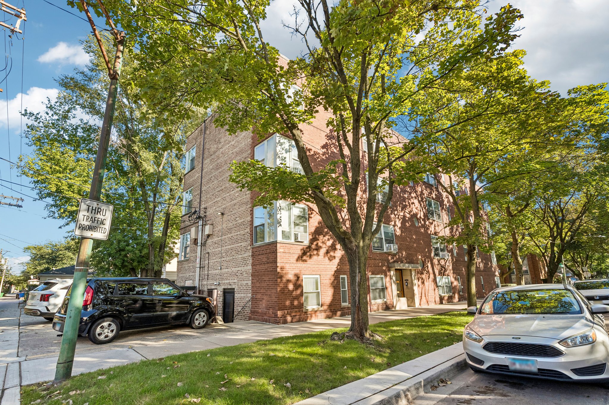 N Washtenaw Ave 2N-S0310-002.jpg