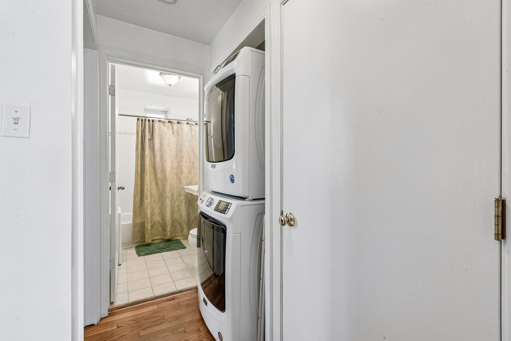 N Washtenaw Ave 2N-S0310-012.jpg