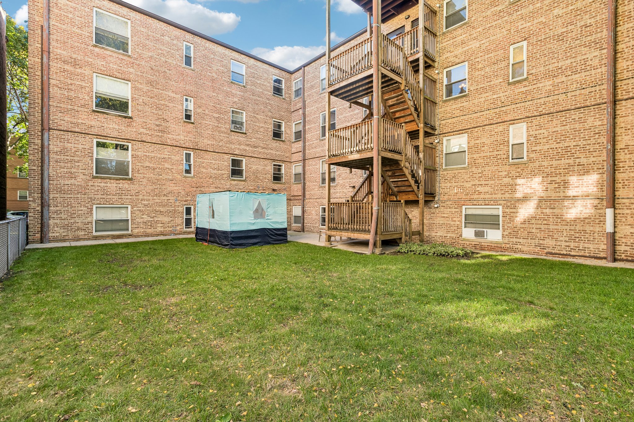 N Washtenaw Ave 2N-S0310-020.jpg