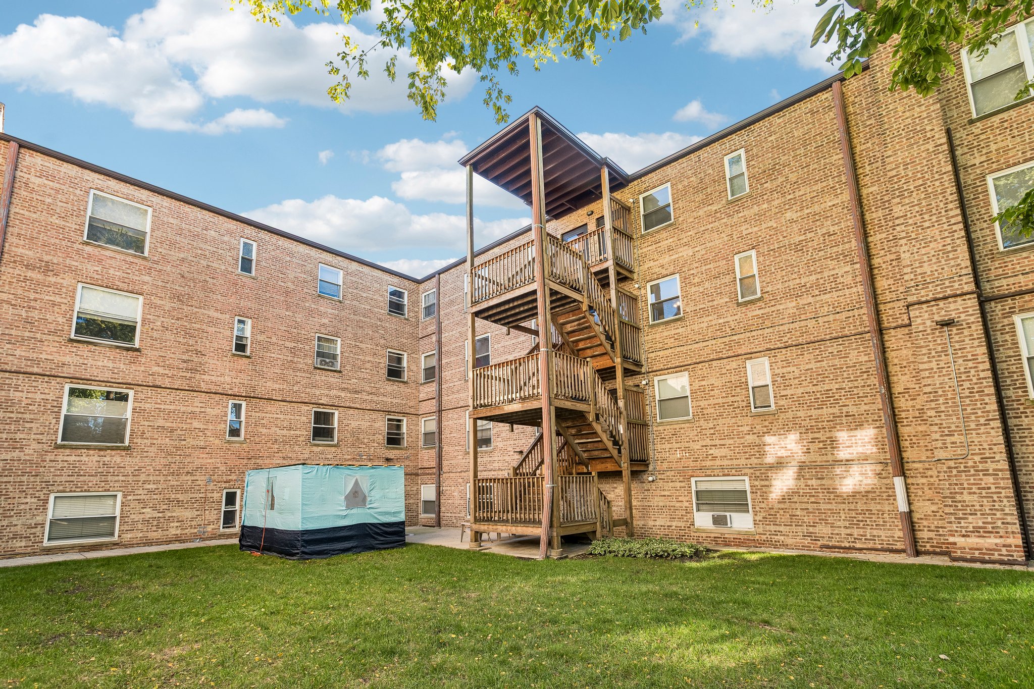 N Washtenaw Ave 2N-S0310-021.jpg