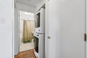 N Washtenaw Ave 2N-S0310-012.jpg