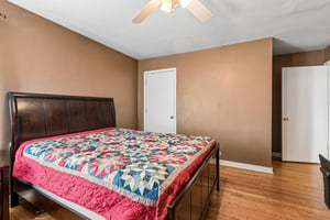 N Washtenaw Ave 2N-S0310-017.jpg