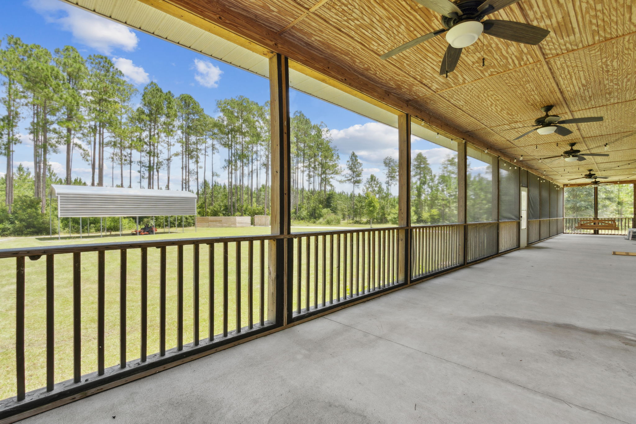 Screened-in Porch
