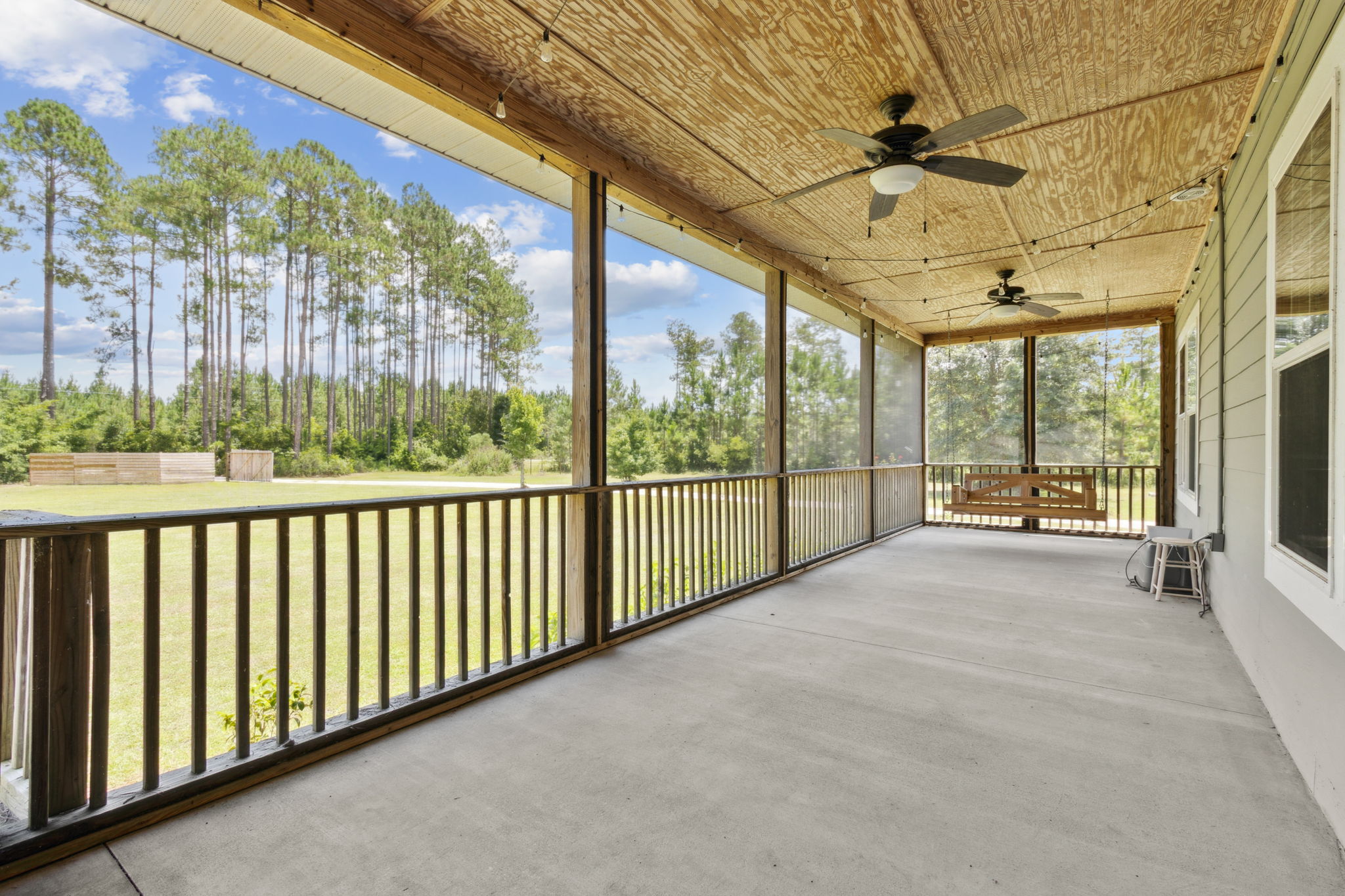 Screened-in Porch