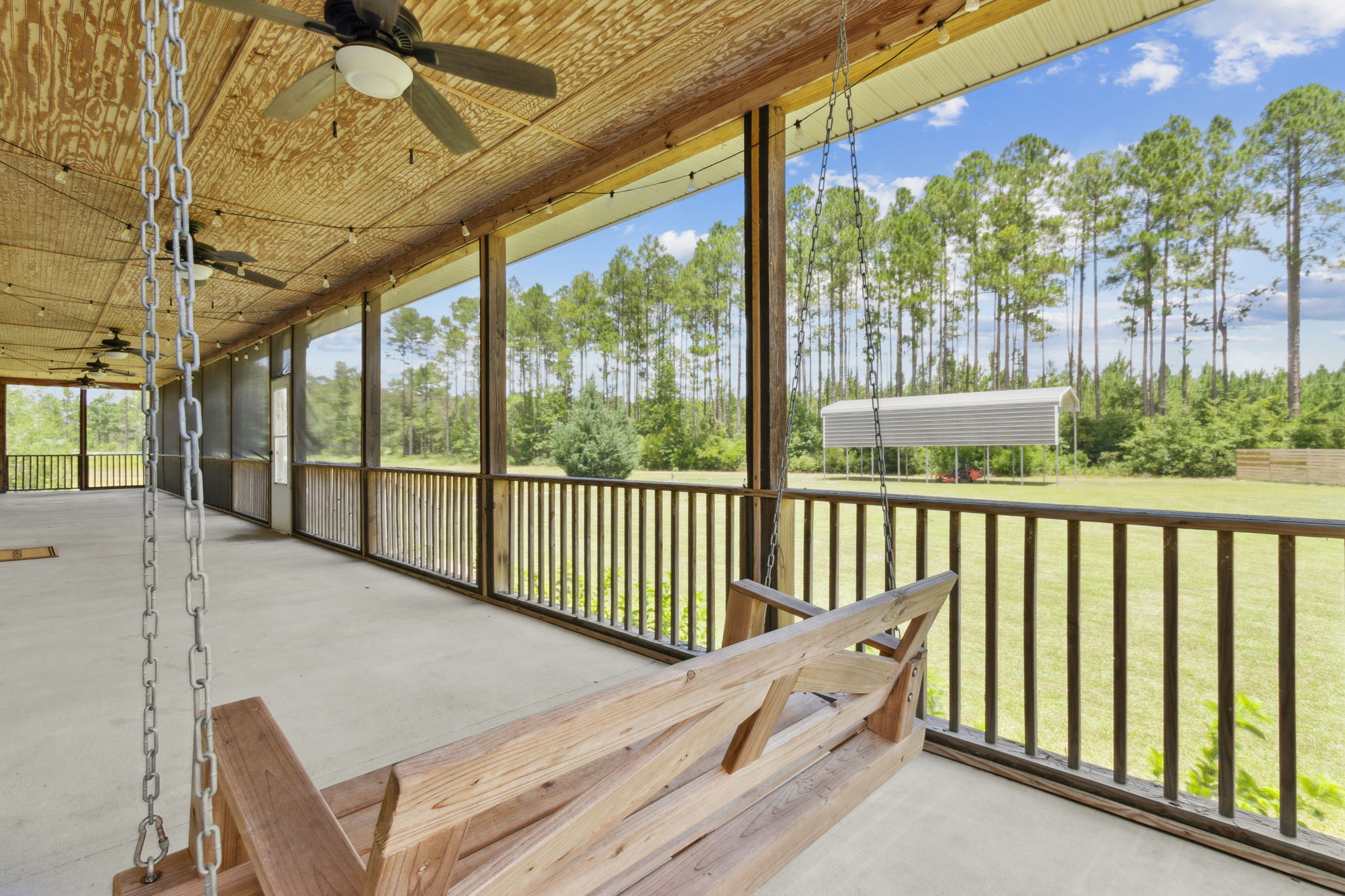 Screened-in Porch