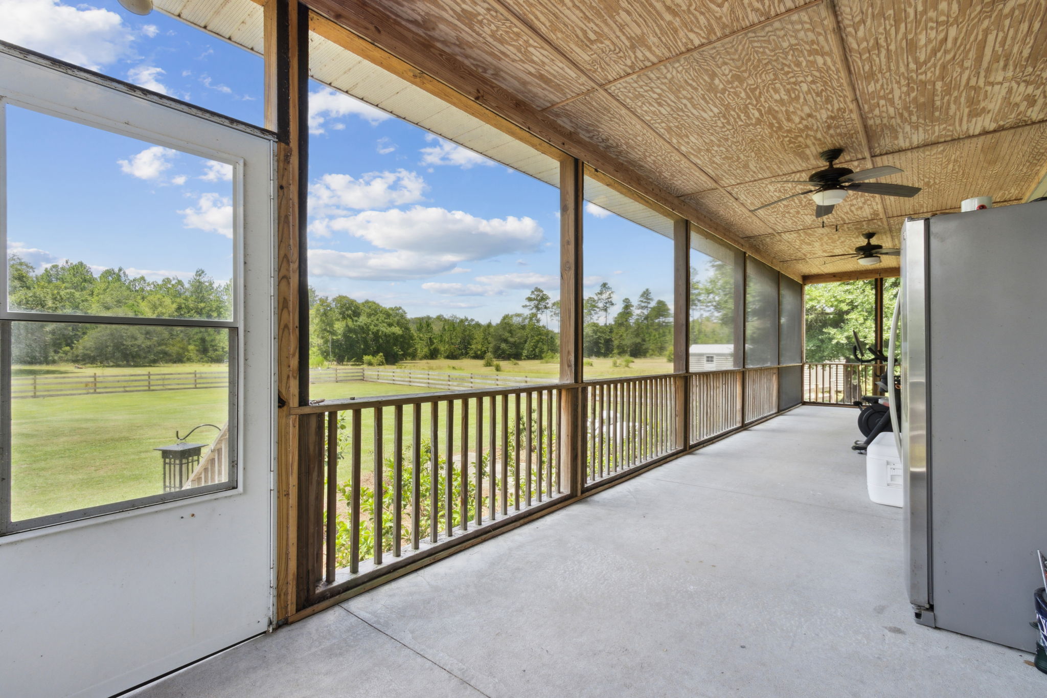 Screened-in Porch