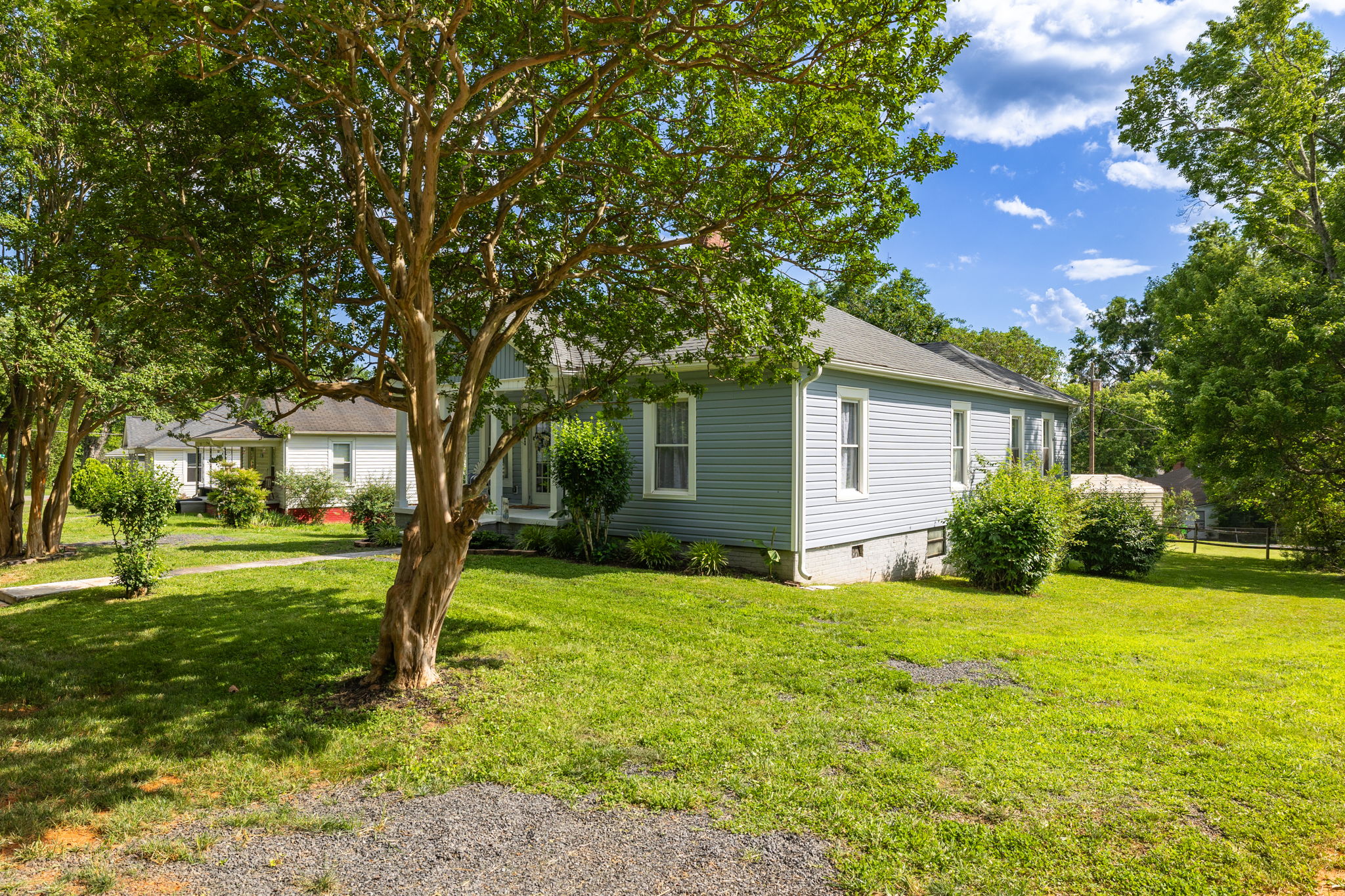 715 Circle Dr-2