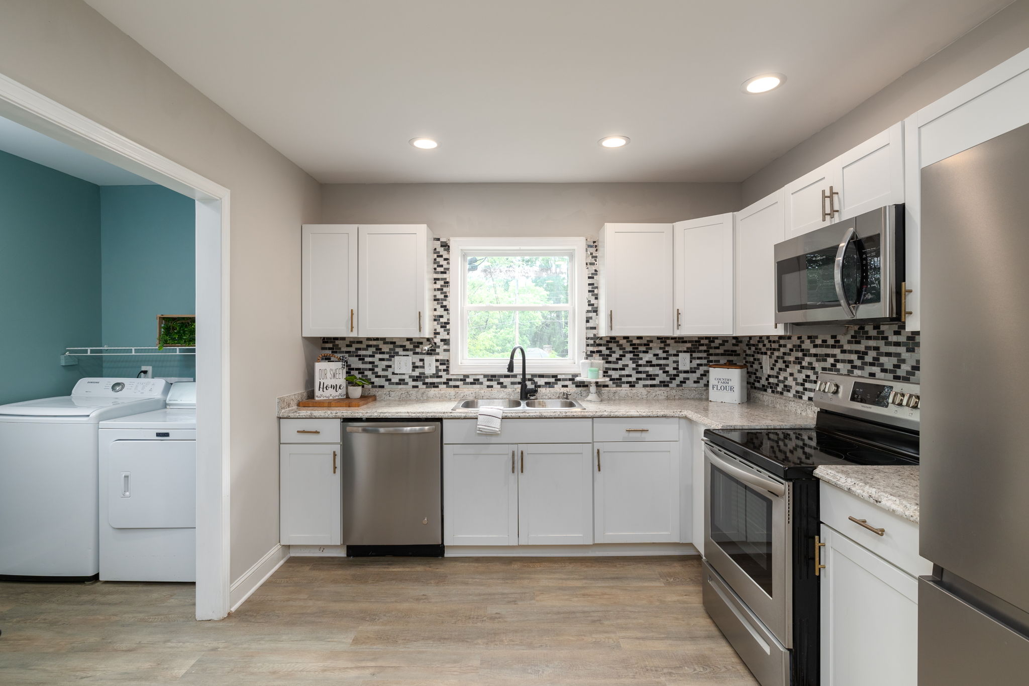 715 Circle Dr-13