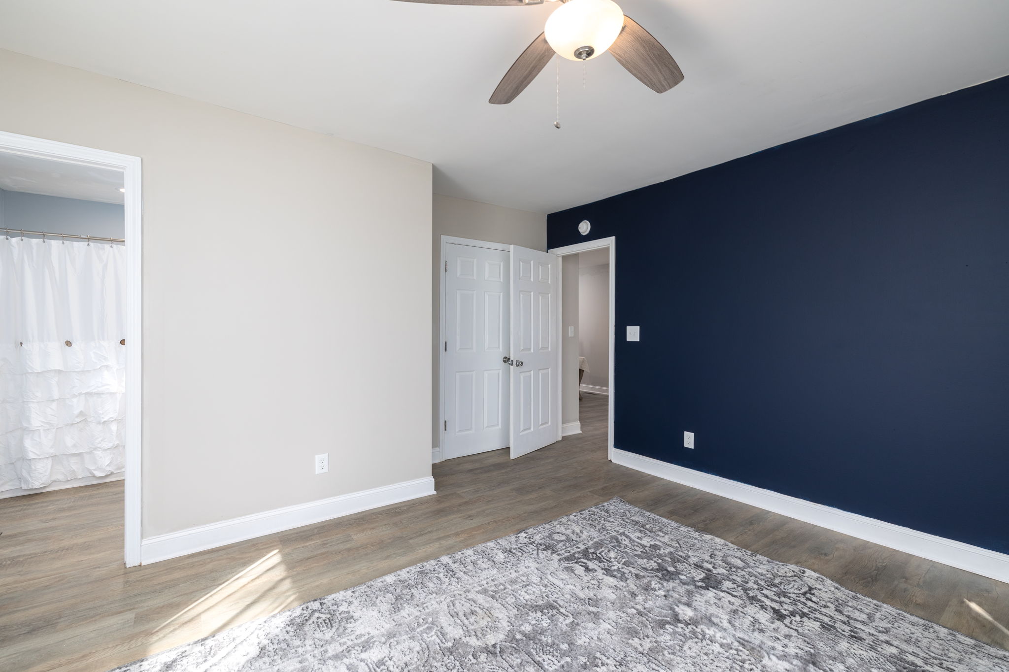 715 Circle Dr-18