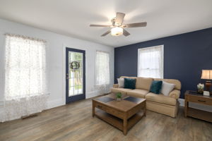 715 Circle Dr-8