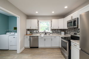 715 Circle Dr-13