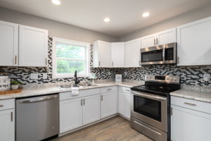 715 Circle Dr-14