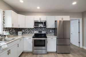 715 Circle Dr-15