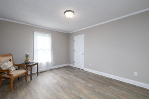 715 Circle Dr-20