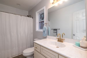 715 Circle Dr-22