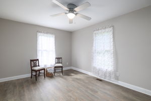 715 Circle Dr-23