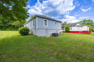 715 Circle Dr-31