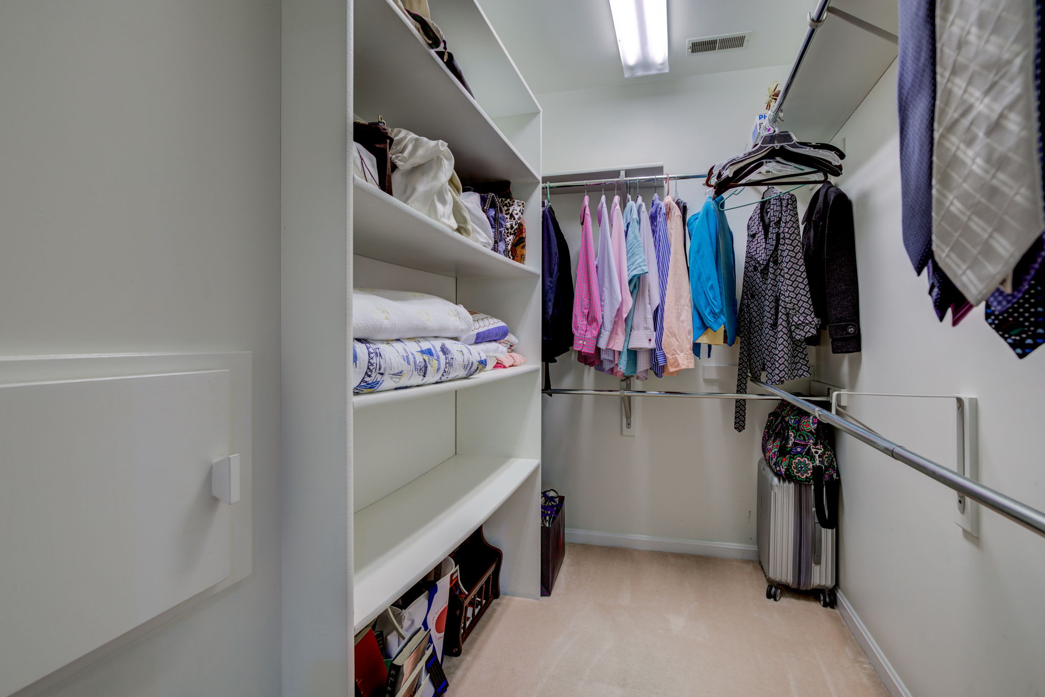 35 Upper Bedroom1 En Suite Closet1