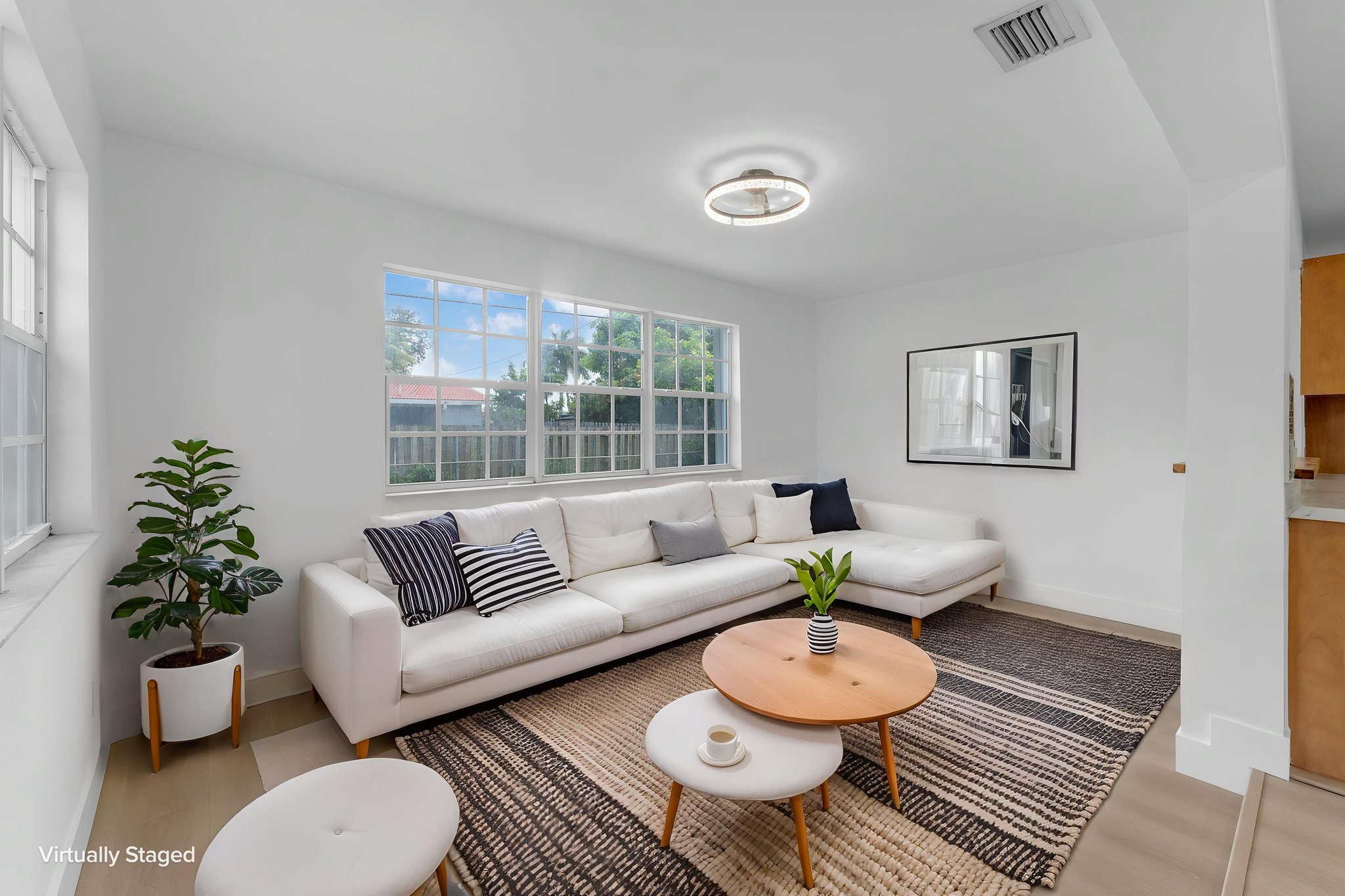 7150SW10th-6 virtually staged.jpeg