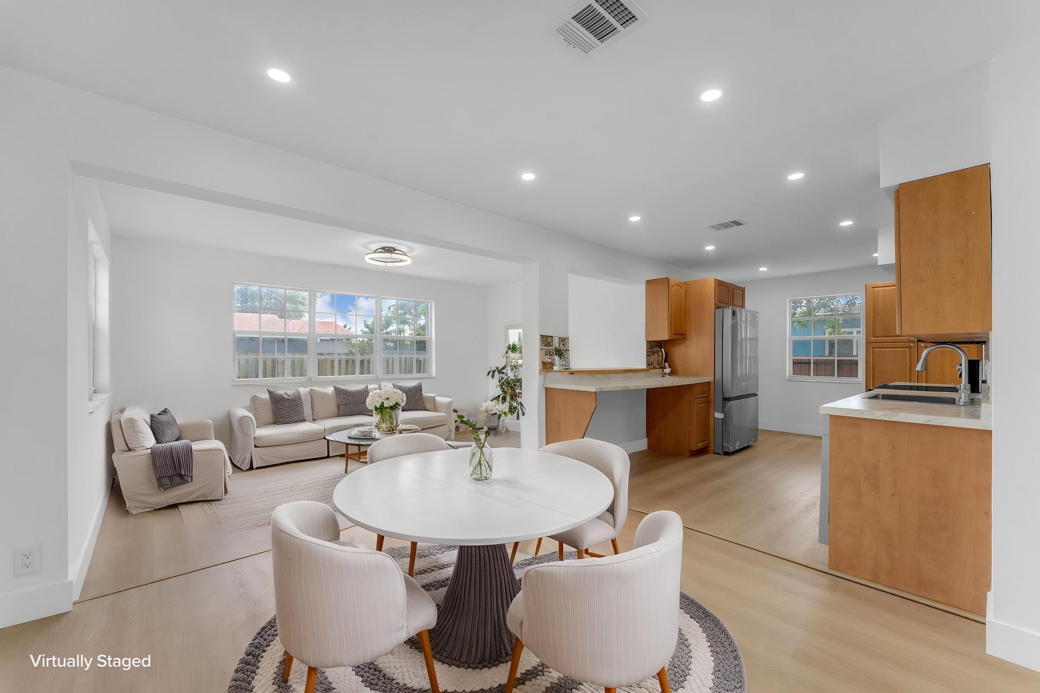 7150SW10th-5 virtually staged.jpeg