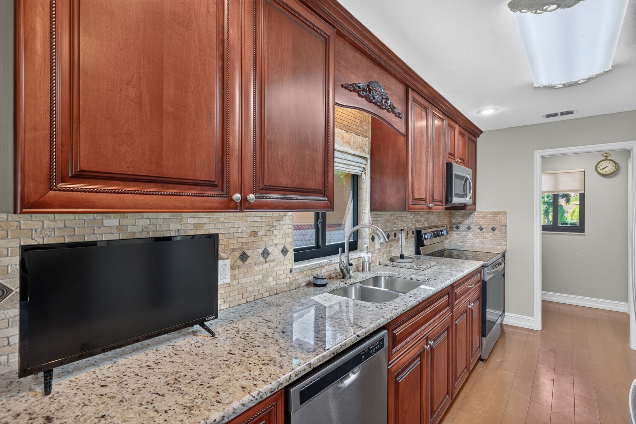 Kitchen 1 of 4