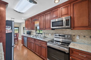 Kitchen 2 of 4