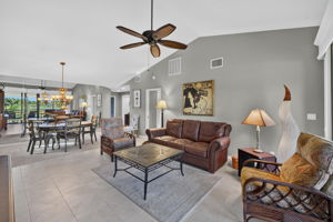 Living Room 3 of 5