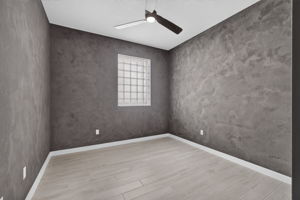  Photo 36