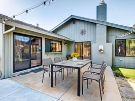 DSC03633 virtually staged.jpeg