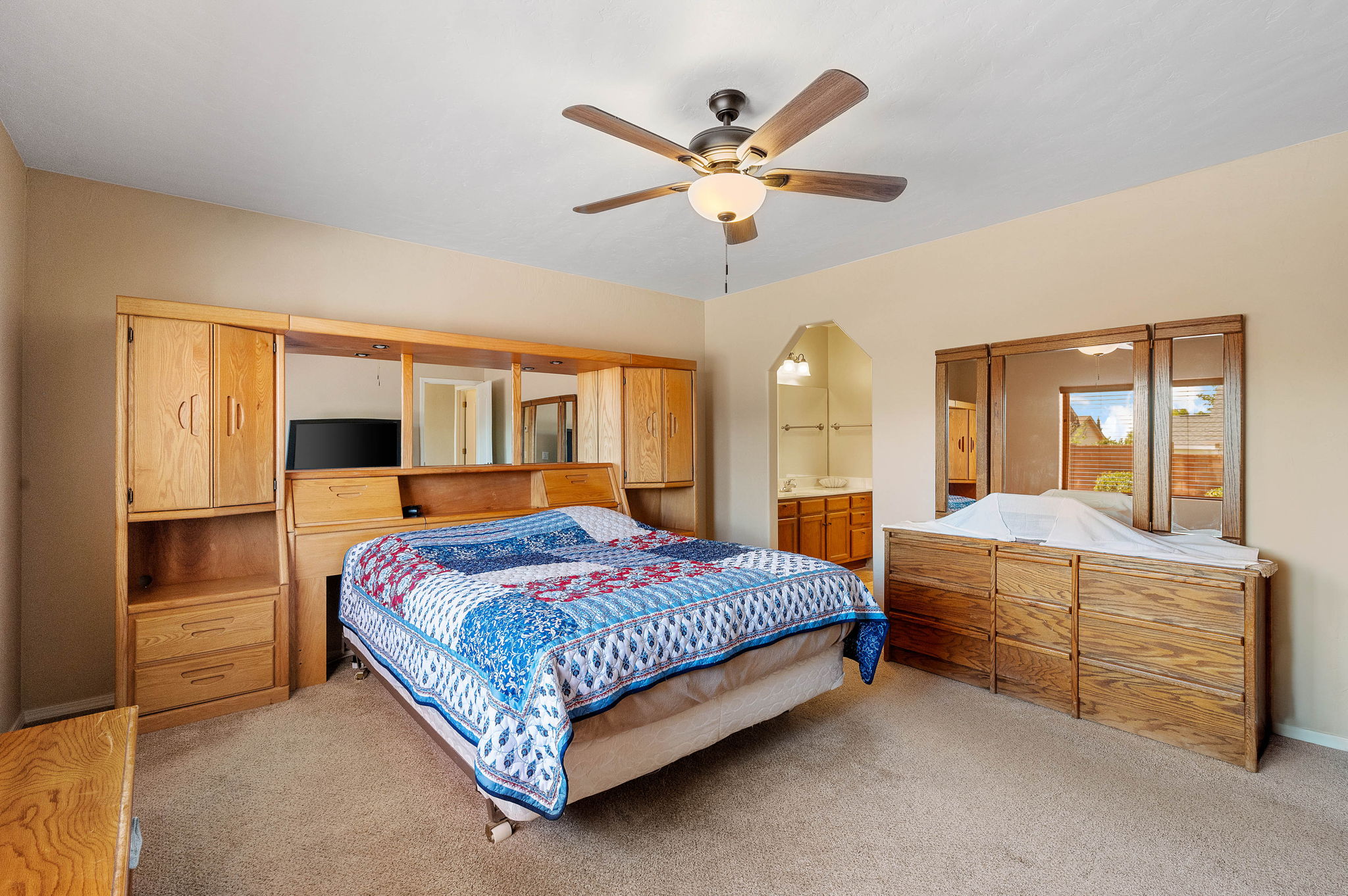 Primary Bedroom (2)
