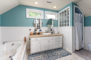 bathroom-02a