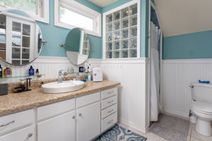 bathroom-02b