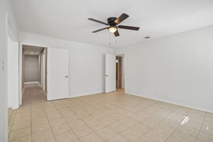 River Cliff Dr-S0405-029.jpg