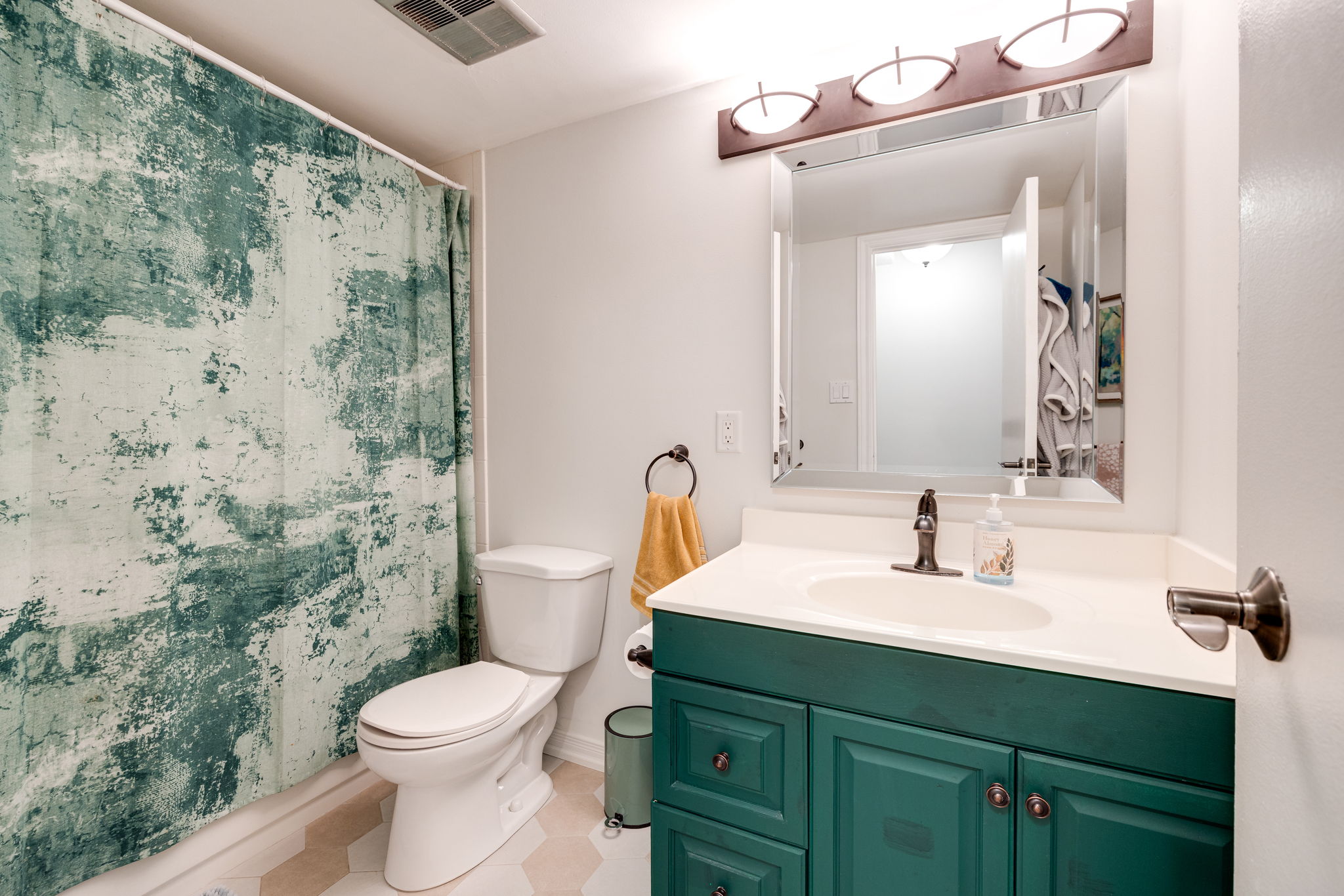 Toronto property showcase — delivered property photograph 30