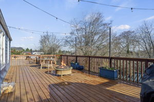 Spacious deck for entertaining