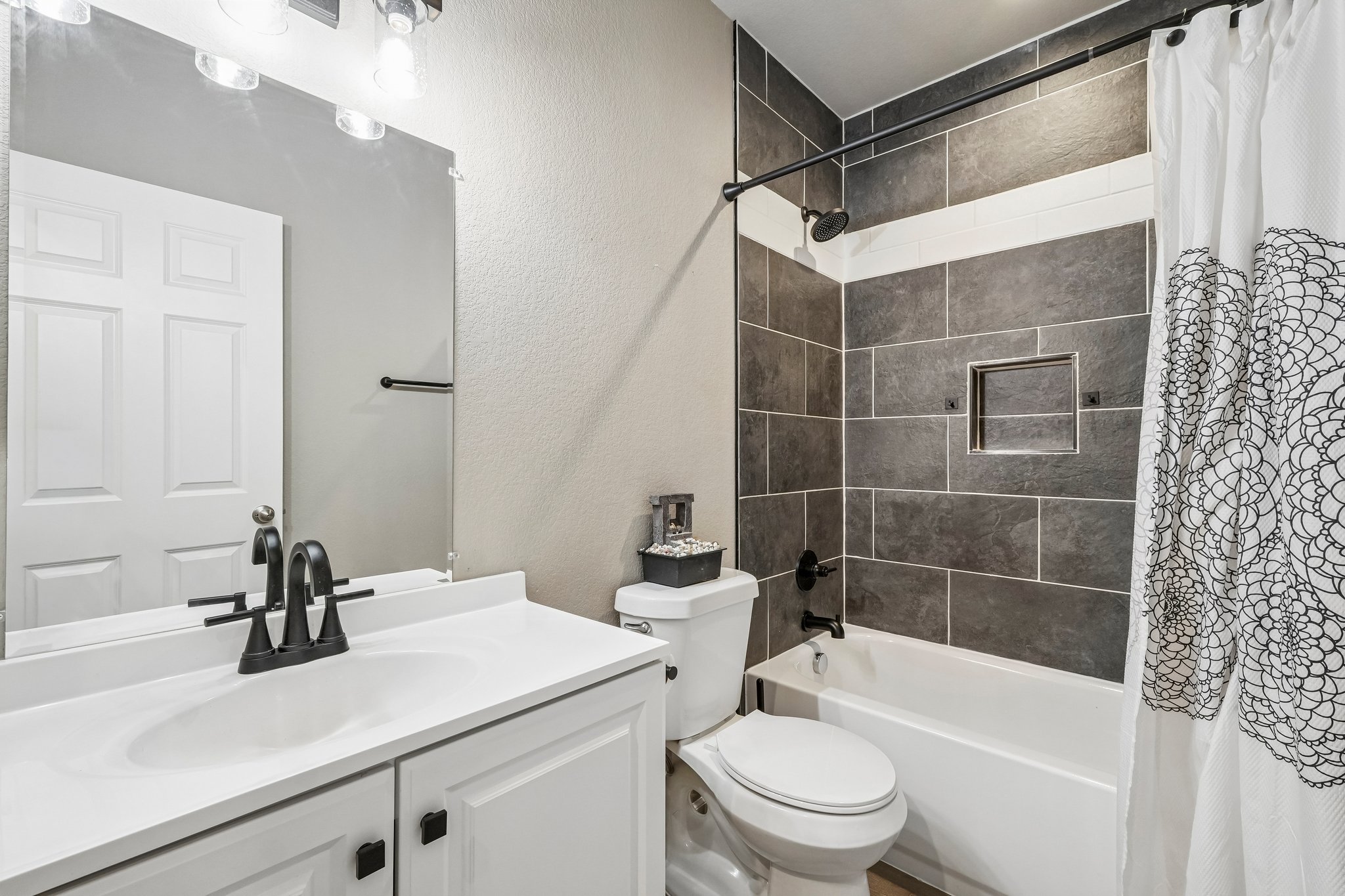 Sedgerock Ln-S1909-020.jpg