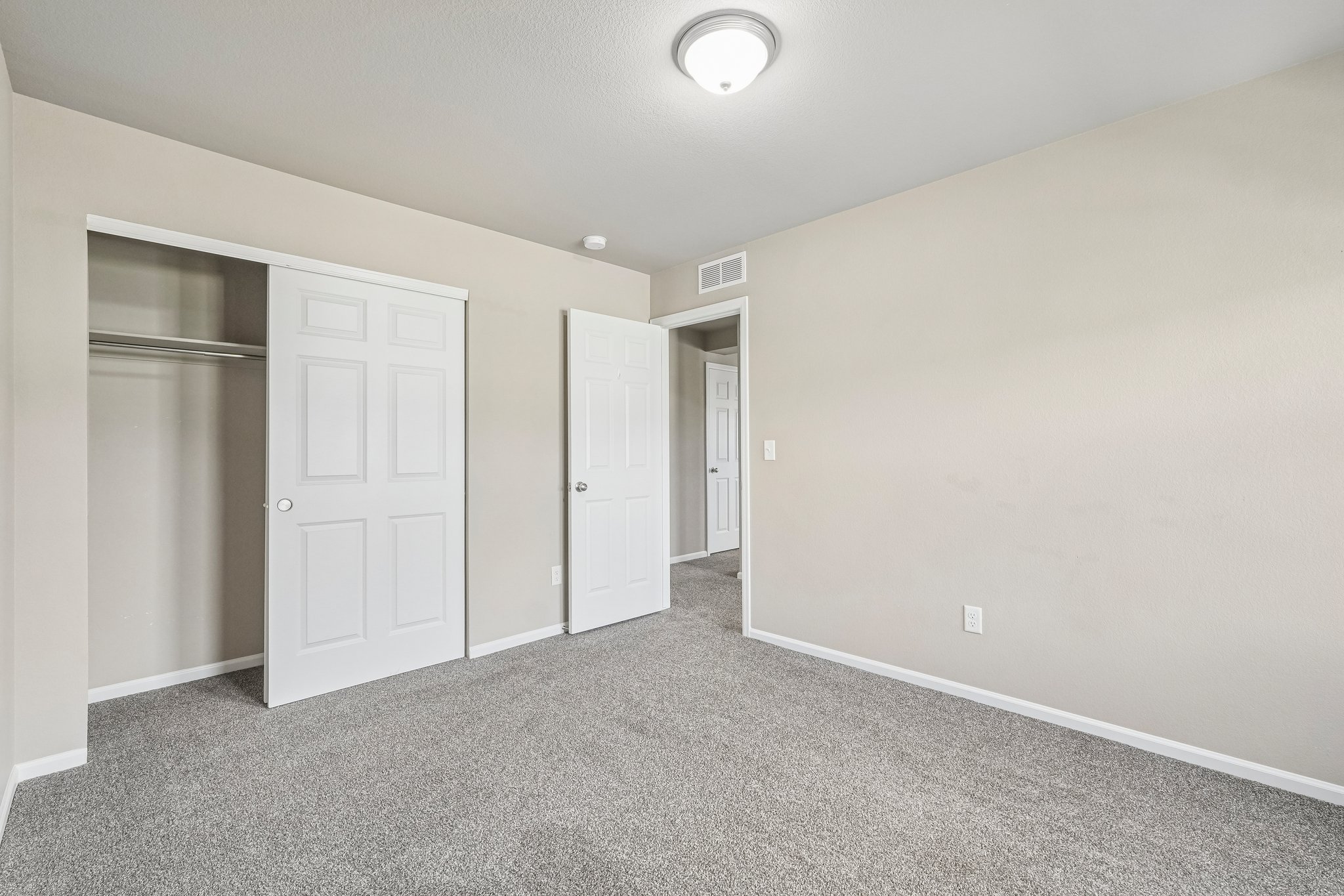 Sedgerock Ln-S1909-036.jpg